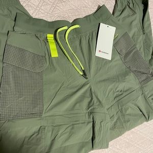 Lululemon Convertible HR Hiking Jogger